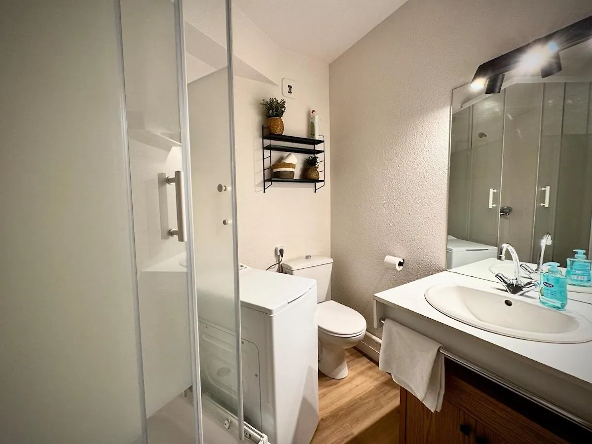 アパート Le Braseo, Nice Studio With Parking In レンヌ フランス